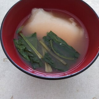 餅とほうれん草の汁